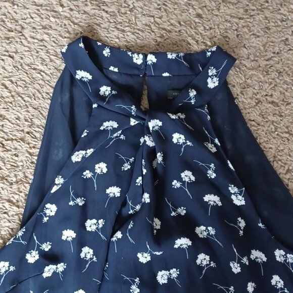 Ann Taylor (Fatory)Sleeveless Floral top - Picture 5 of 7